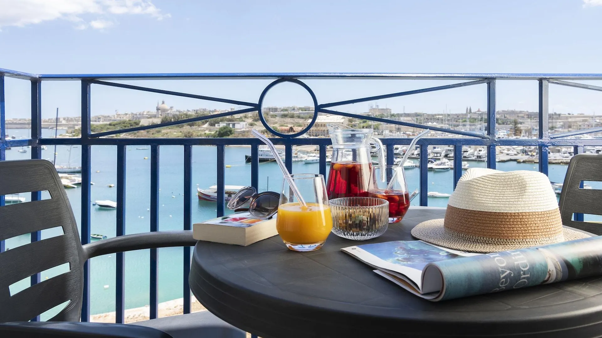 Hotel Waterfront Sliema 4*,  Malta