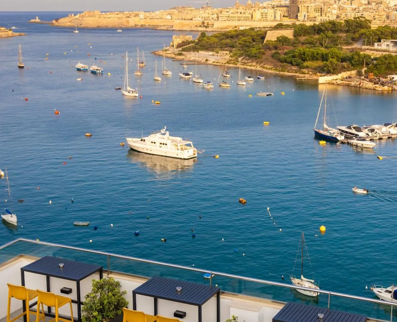 ****  Waterfront Hotel Sliema Malta