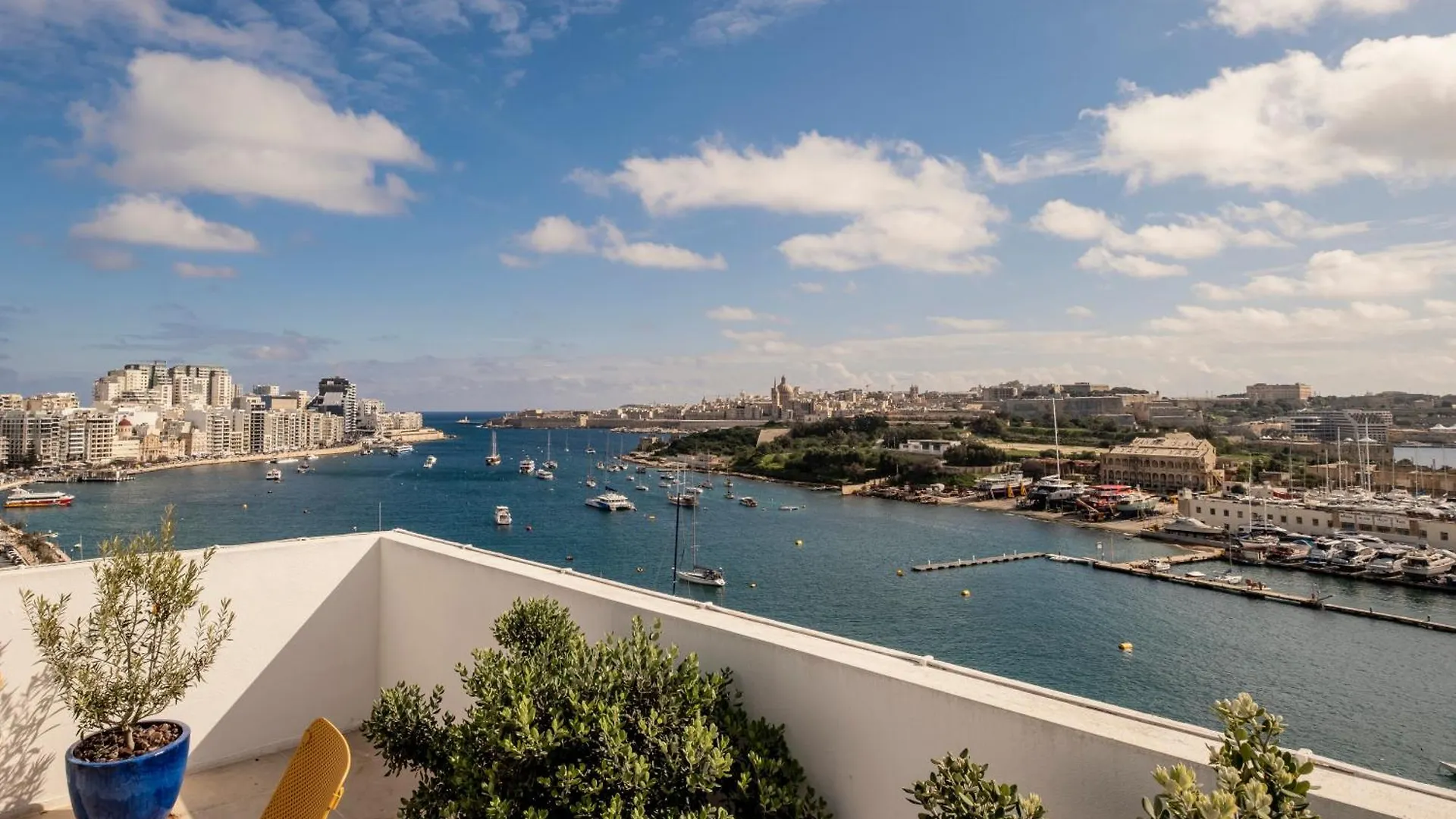 Hotel Waterfront Sliema 4*,