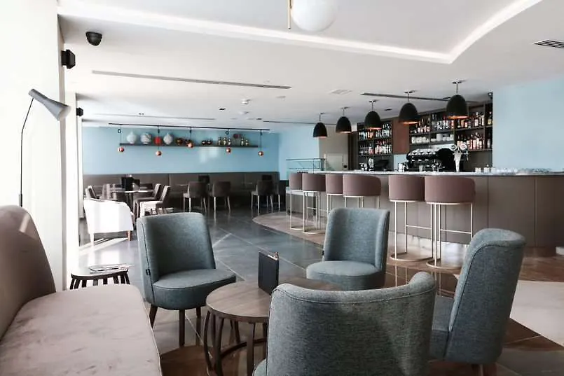 Waterfront Hotel Sliema 4*,