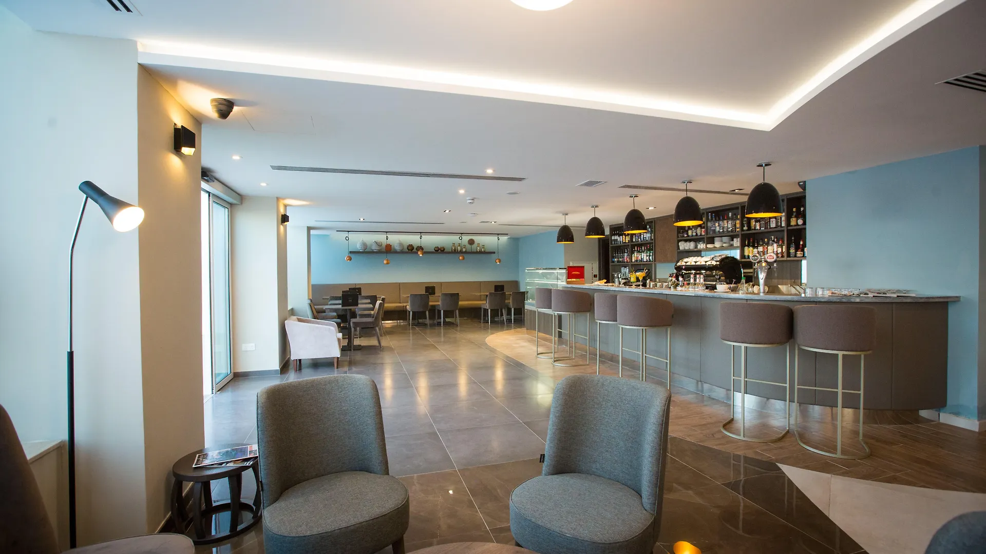Hotel Waterfront Sliema 4*,  Malta